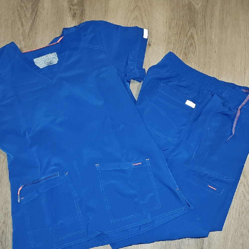 Med Couture Air Scrub Set